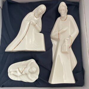 MIKASA Holy Night Nativity Creche Set White Gold Trim KT421/995 Open Box 3 Piece